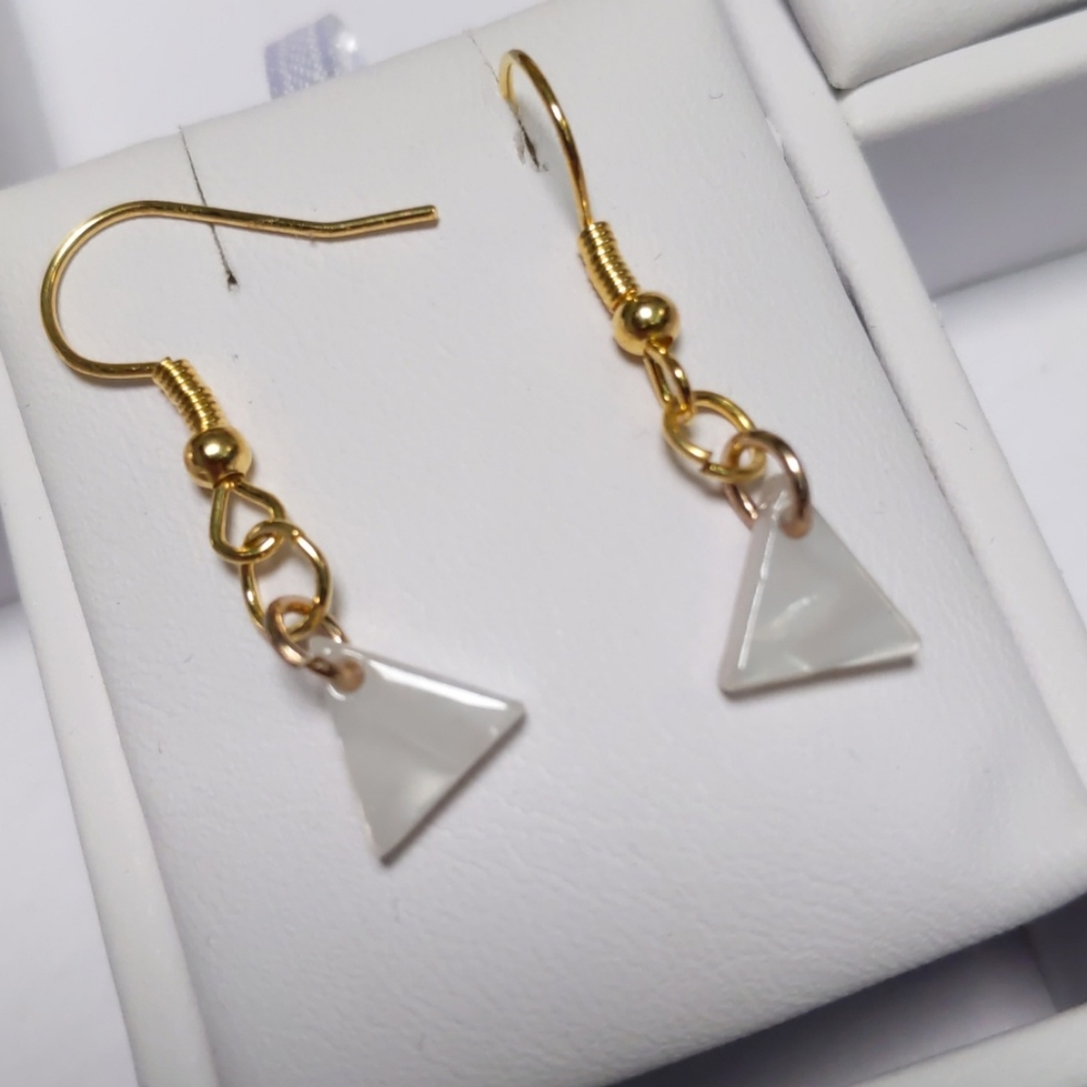 Gold Triangle earrings - Picture 9 of 9